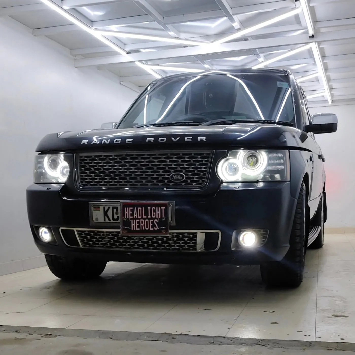 Range Rover with rings and fog lights on